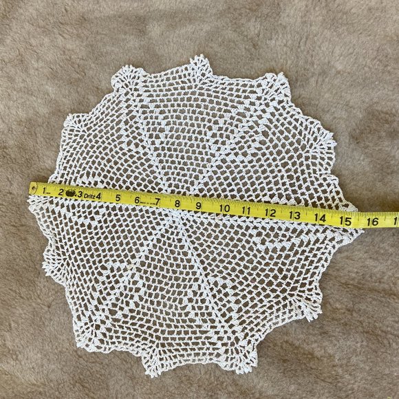 Vintage Crochet Doily Round White Cottagecore Farmhouse - Picture 5 of 7